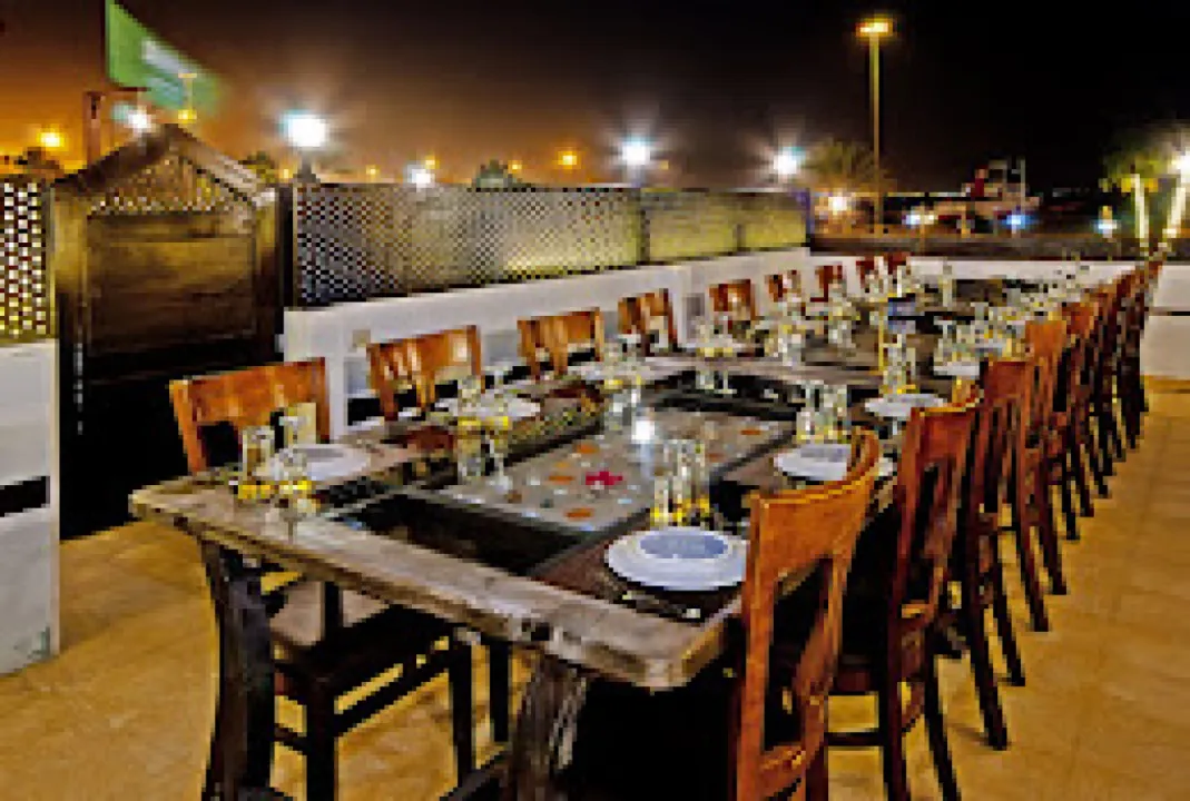مطعم المرساه البحرية